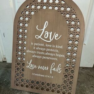 Love Never Fails Wedding Sign with kickstand